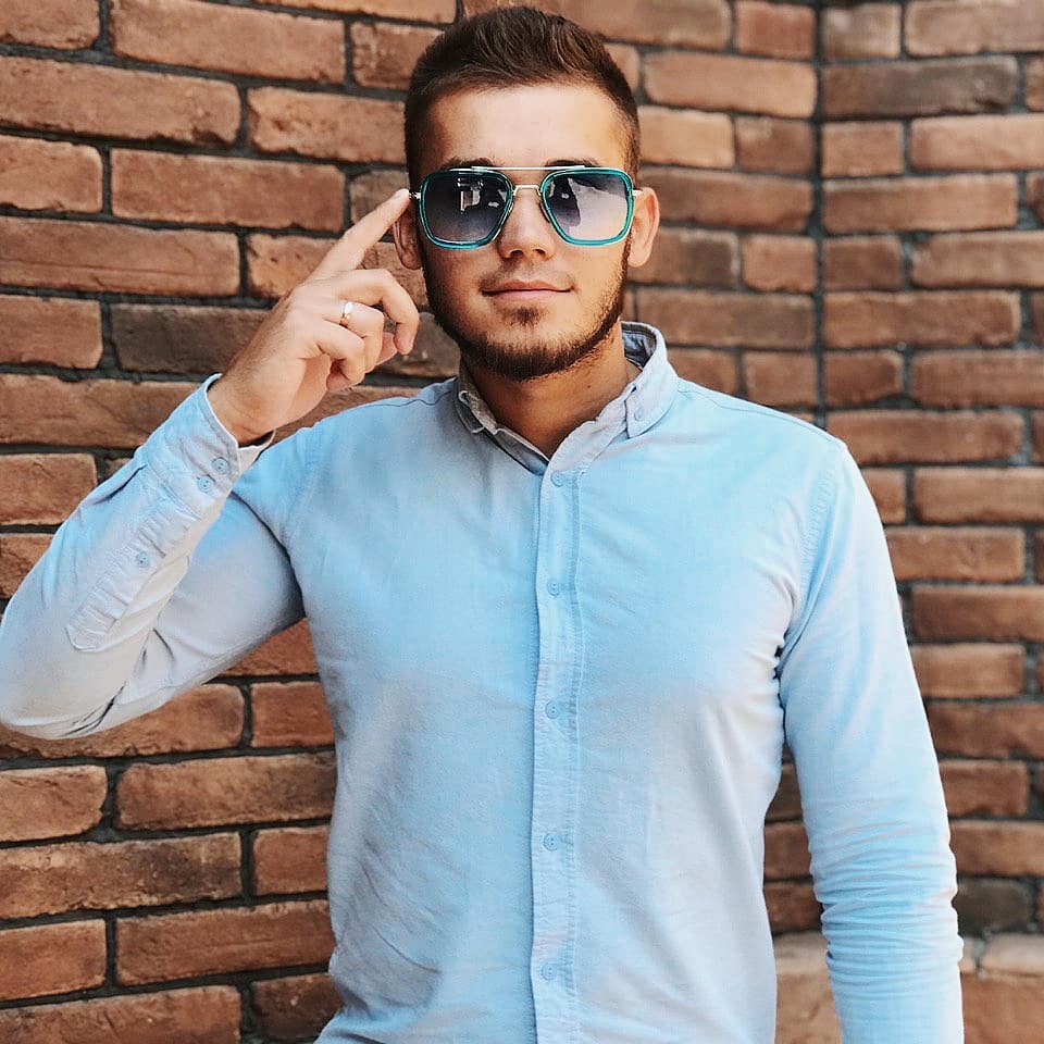 Если вы спец на все руки  самостоятельно делаете креативы продви