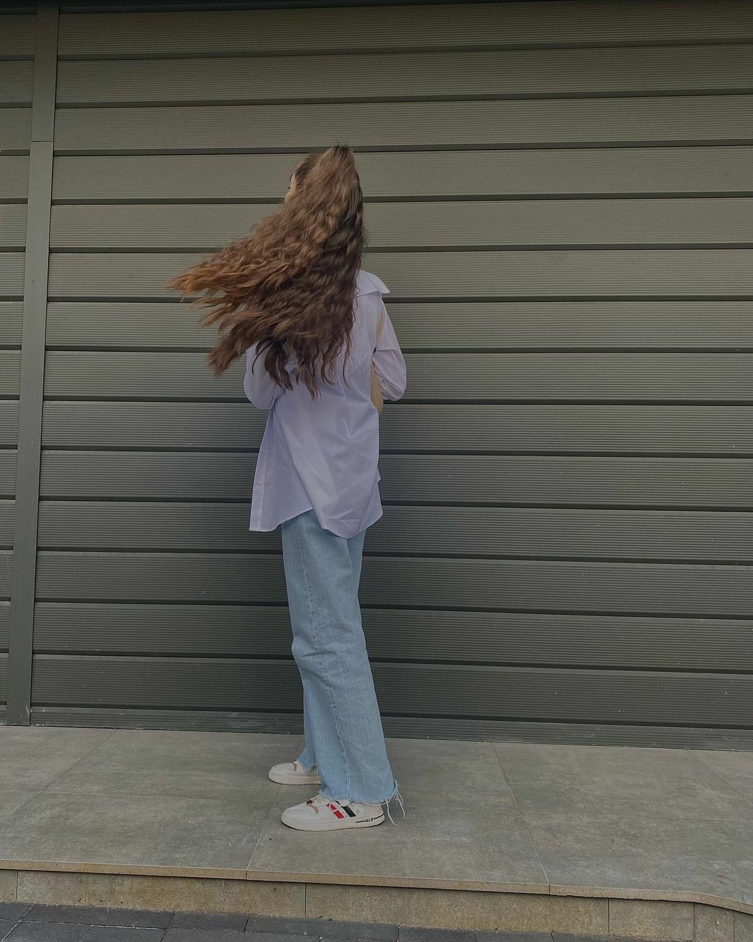 Як бренди заробляють мільйони доларів?

Крім готового товару потрібна певна схема, про яку я зараз р